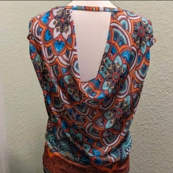 Ladie Blouse  Size X-tra Sm Beautiful colors  Gorgeous Design Nice! - Picture 3 of 3